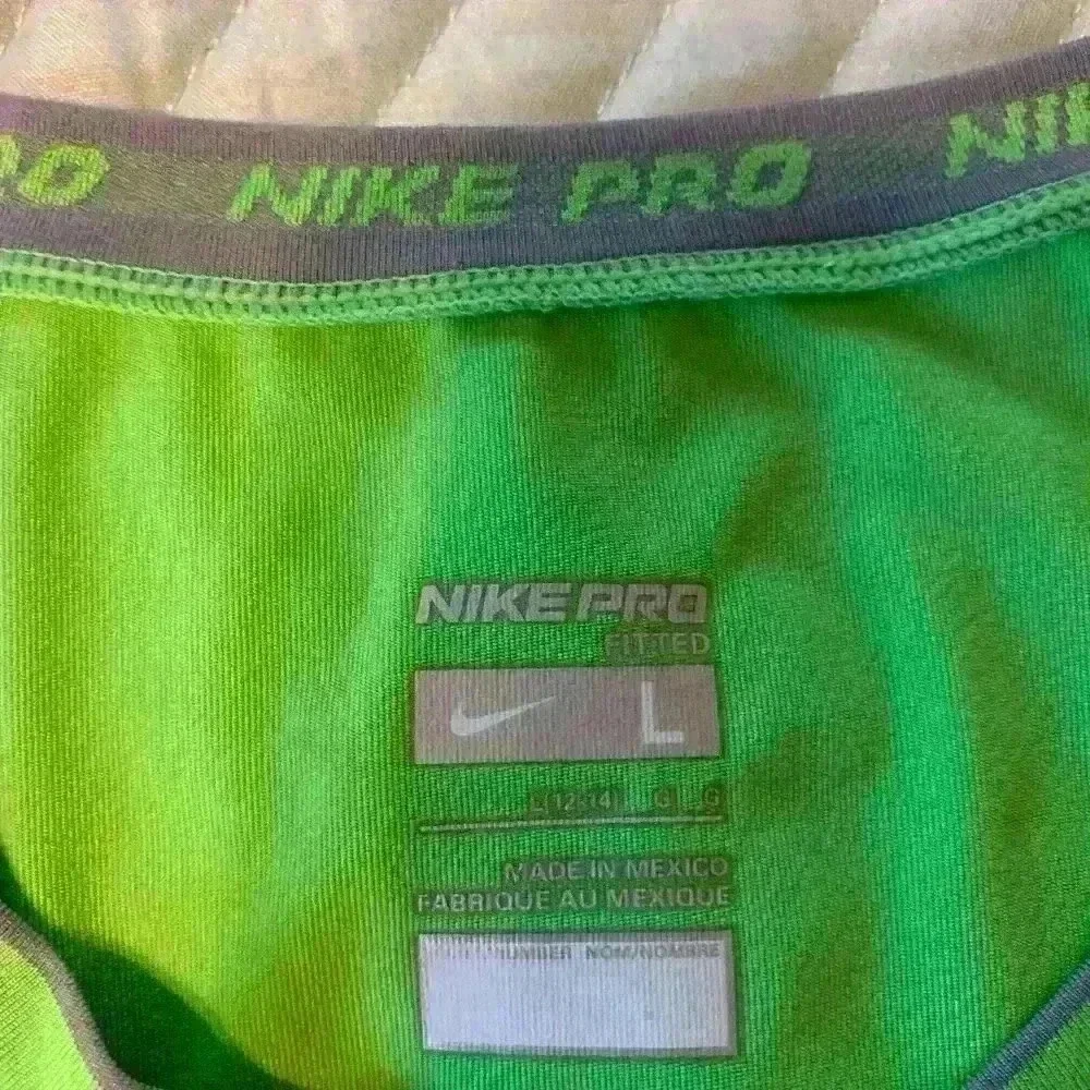 Nike Pro Lime Green Short Sleeve Top Size L.